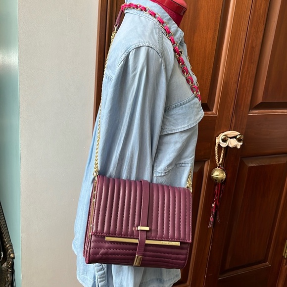 Vince Camuto   Shoulder/Crossbody bag, purple leather Quilted  goldtone hardware - Picture 3 of 17